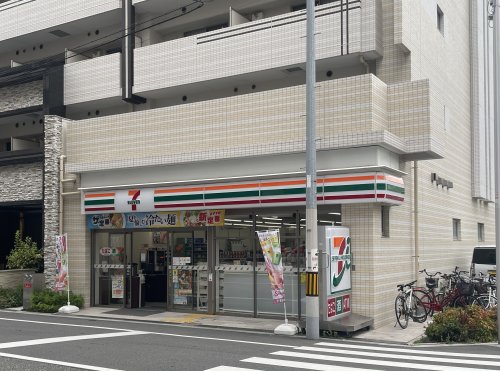 コンビニ　セブンイレブン 大阪大国町駅南店（コンビニ）まで123m