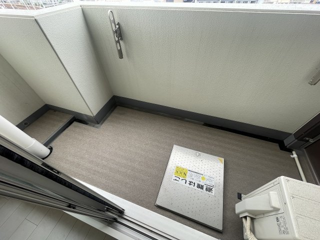 バルコニー　外からの目が気にならないバルコニーで洗濯物が干せます