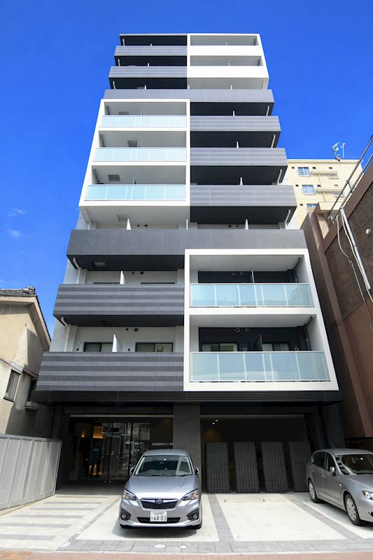 建物外観　天気をAIで晴に加工してます