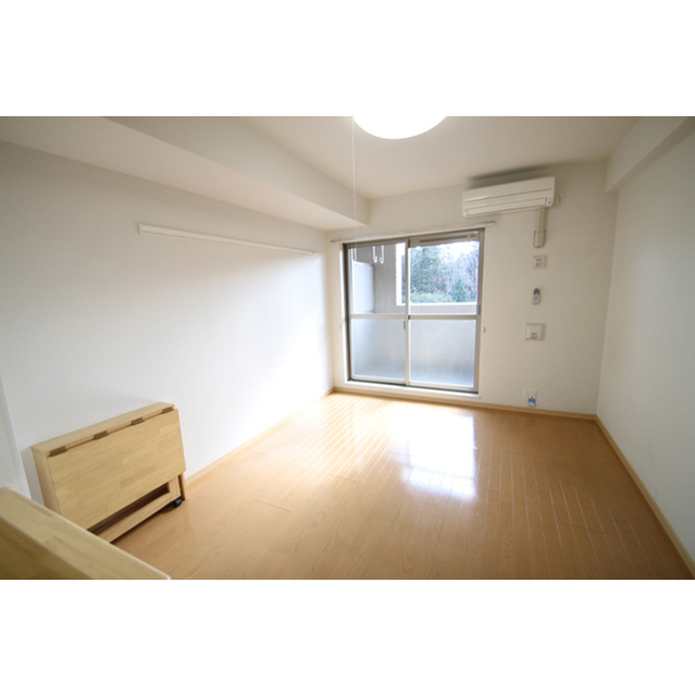 居室・リビング　※２０８にて撮影（現況優先）