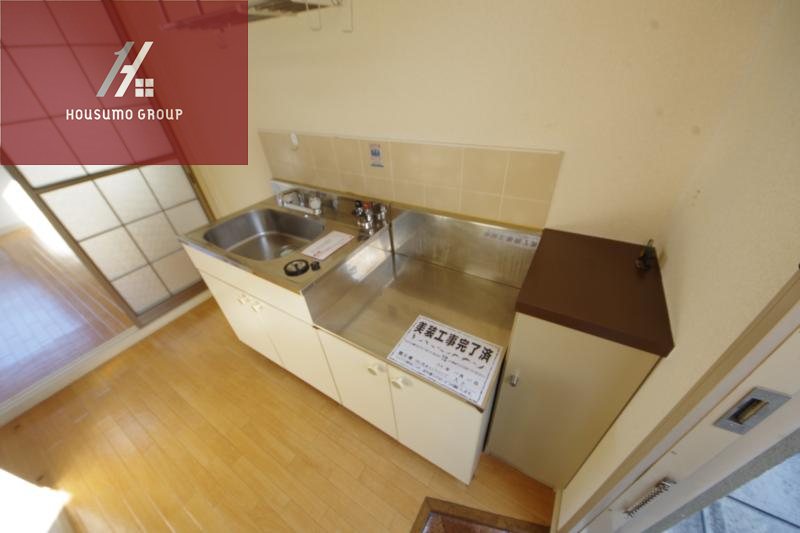 キッチン　コンパクトなキッチンで掃除もラクラク