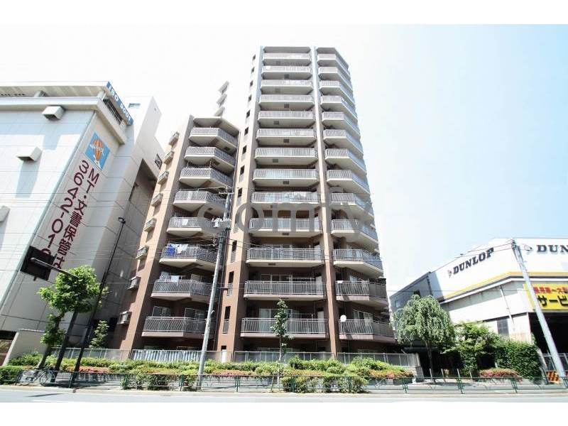 建物外観　タイル貼りの重厚感のある外観