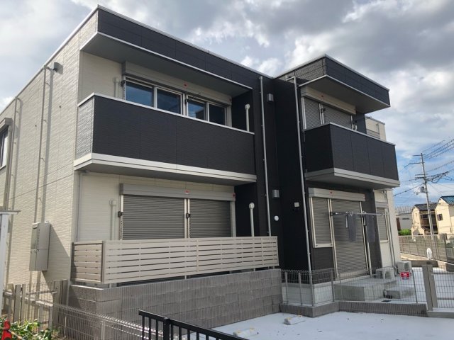 建物外観　オートロック付きで安心！宅配BOX付きで便利！