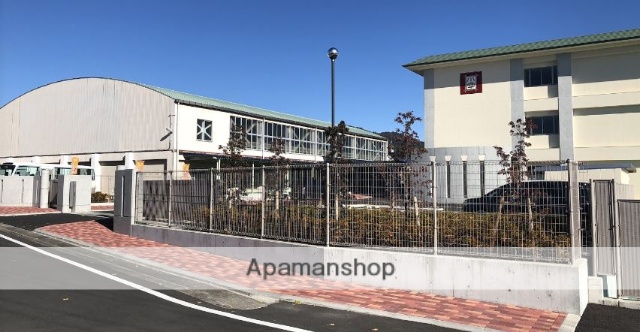 小学校　浜松市立井伊谷小学校（小学校）まで5607m