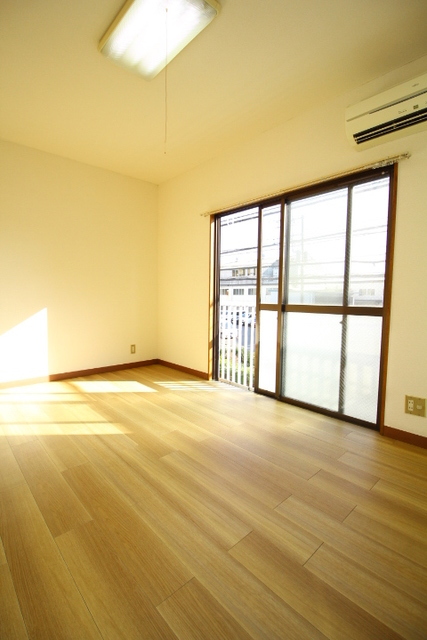その他部屋・スペース　２面採光で日当たりが良い居室部分☆