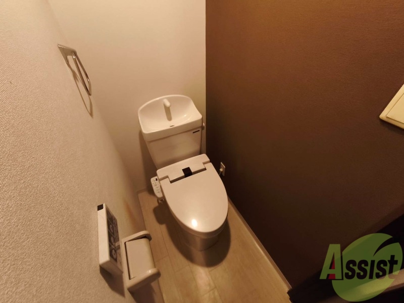 トイレ　こちらはトイレです。清潔感があり、安心して使用できます。