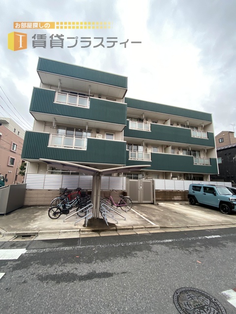 建物外観　駅からトコトコ４分。