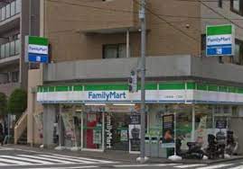 コンビニ　ファミリーマート三軒茶屋一丁目店（コンビニ）まで243m