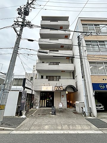 建物外観　落ち着いた雰囲気の外観です