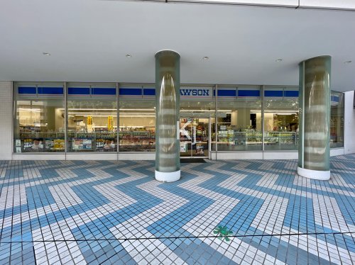 コンビニ　ローソン チサンホテル伊勢佐木町店（コンビニ）まで161m