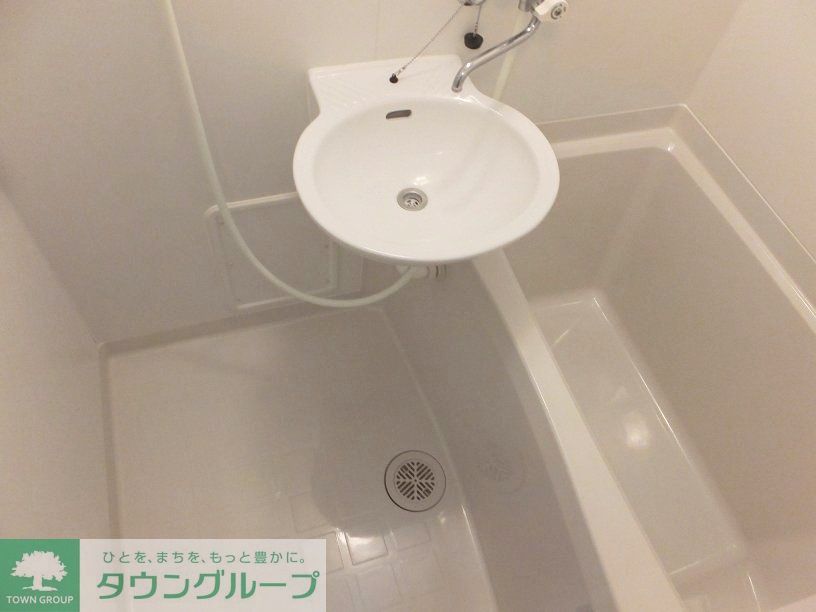 バス・シャワールーム　浴室換気乾燥機付きで洗濯物も乾きます