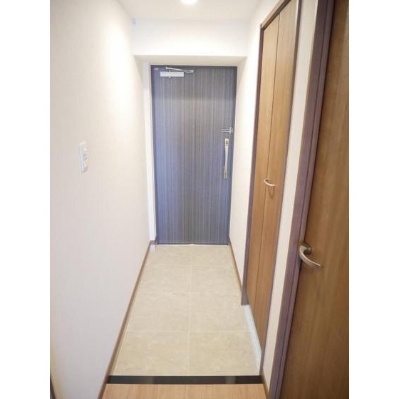 玄関　※別部屋写真。現況優先※
