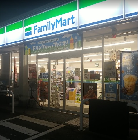 コンビニ　ファミリーマート　藤枝蓮華寺池店（コンビニ）まで532m