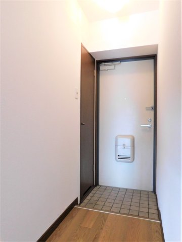 玄関　同じ間取りの別の部屋写真です。