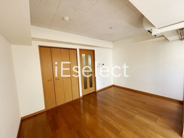 その他　お部屋に収納があるので広々使えますね