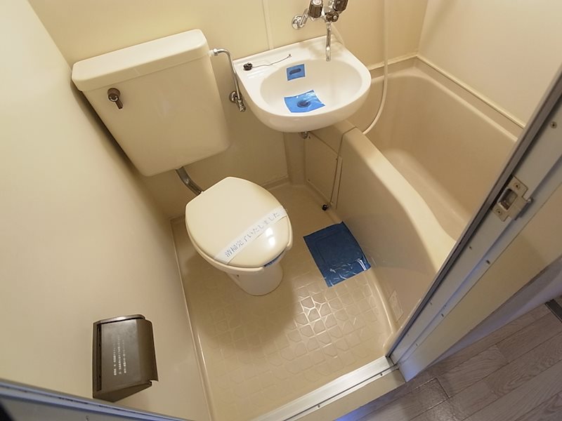 バス・シャワールーム　別部屋のお写真です。ご参考までに！