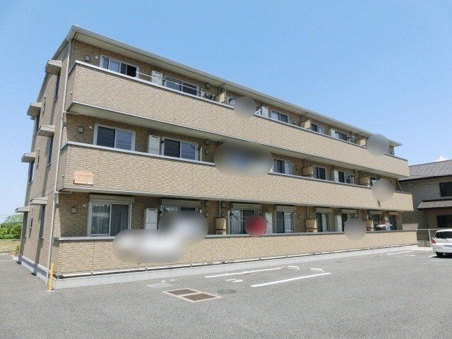 建物外観　お車をお持ちの方におススメです。