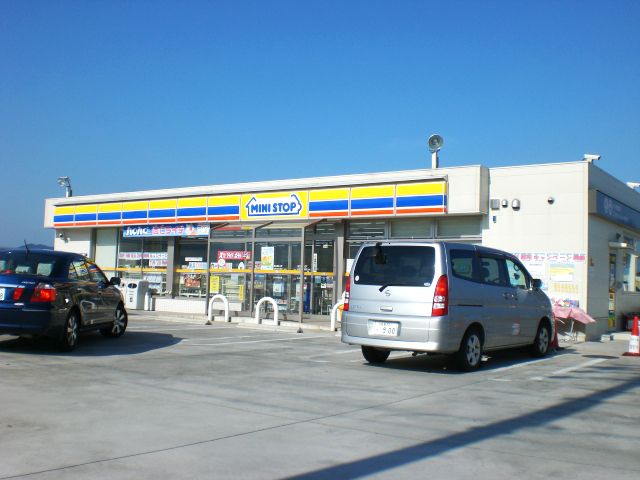 コンビニ　ミニストップ（コンビニ）まで480m