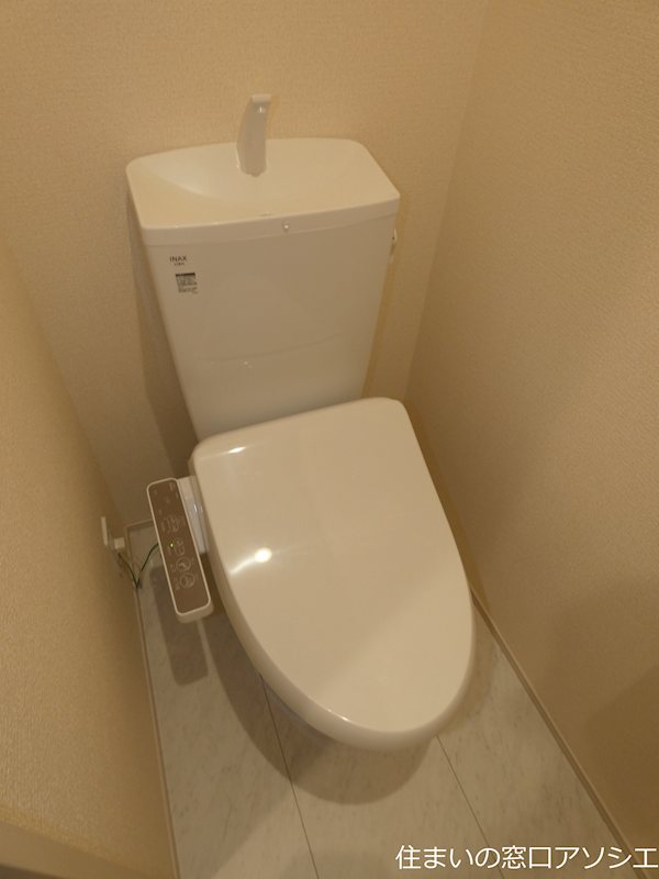 トイレ　ウォシュレット便座