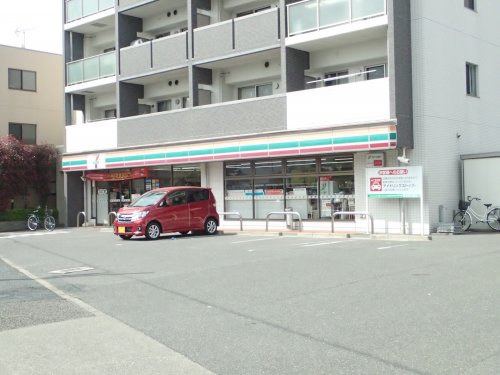 コンビニ　セブンイレブン（コンビニ）まで319m