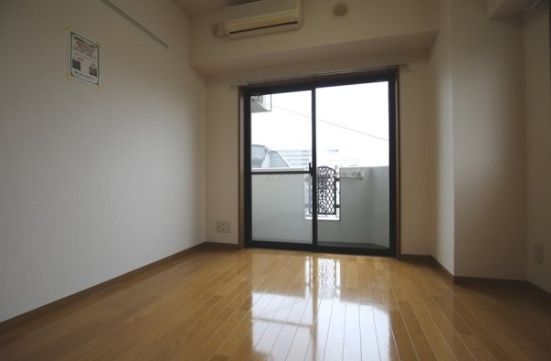 居室・リビング　別部屋参考写真となります。