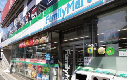 コンビニ　ファミリーマート青物横丁駅北店（コンビニ）まで89m