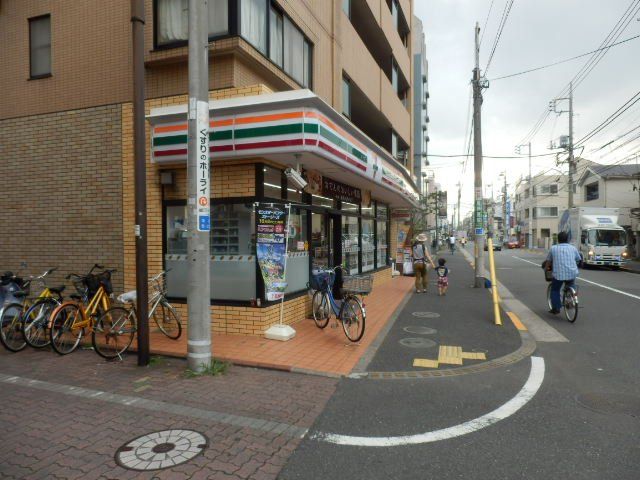 コンビニ　セブンイレブン大田区中央8丁目店（コンビニ）まで301m