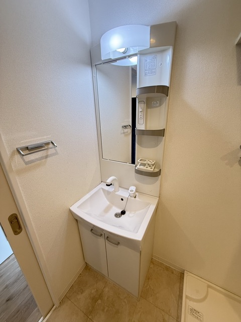 洗面設備　別部屋参考写真です