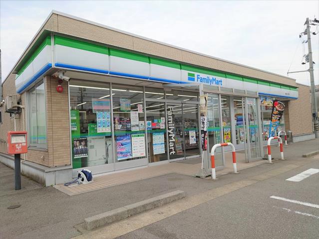 コンビニ　ファミリーマート高岡よつや店（コンビニ）まで457m