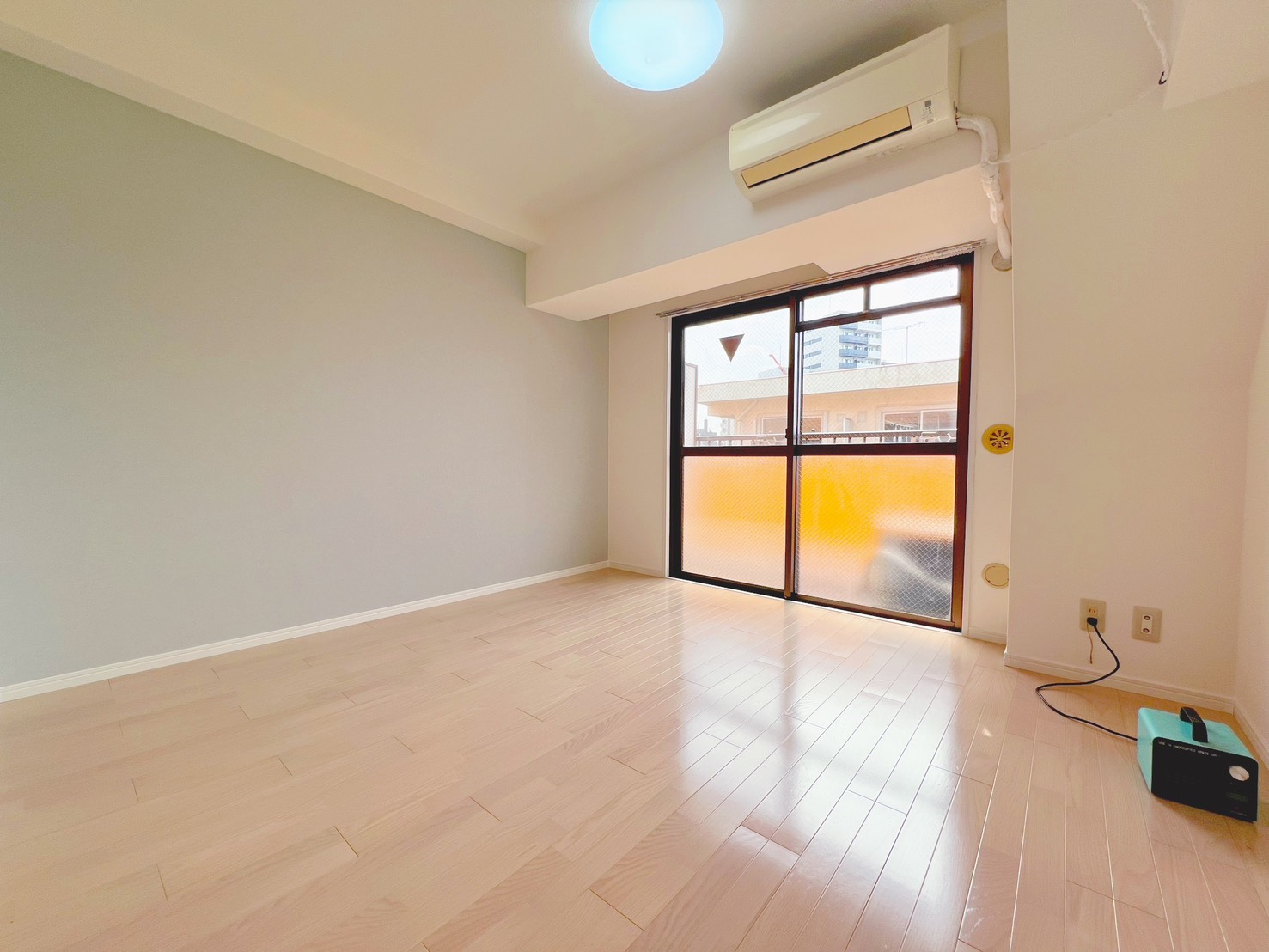 居室・リビング　南向きでとっても明るいお部屋です。
