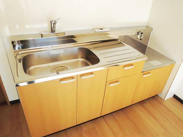 キッチン　同タイプのお部屋の写真の可能性がございます。