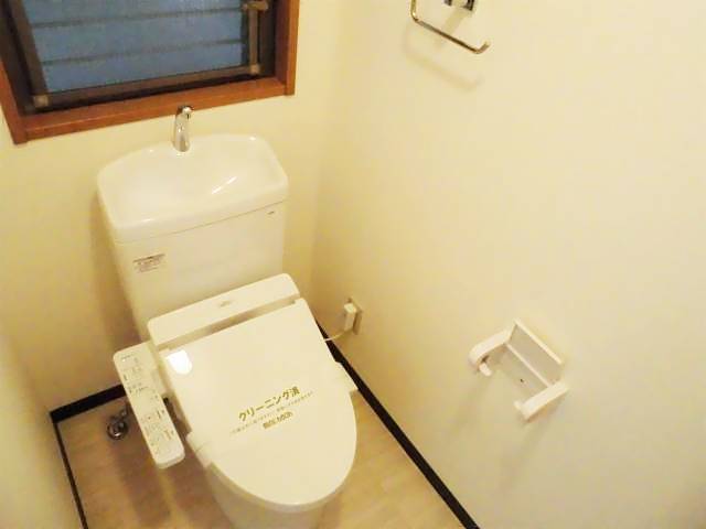 トイレ　同タイプのお部屋の写真の可能性がございます。