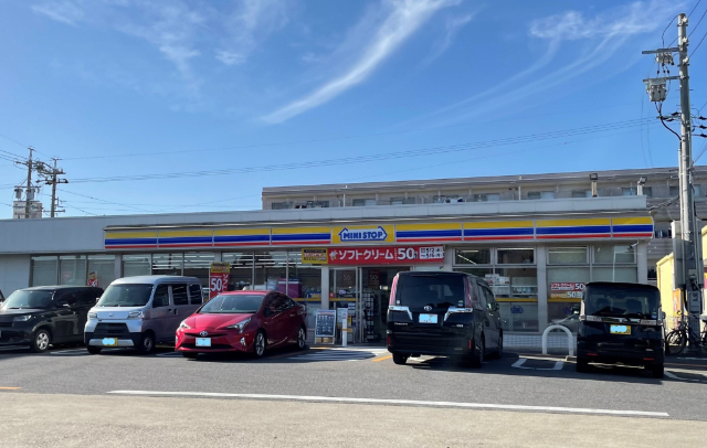 コンビニ　ミニストップ（コンビニ）まで70m