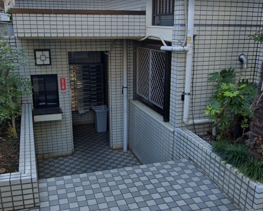 エントランス　毎日通るエントランスはこのようになっています