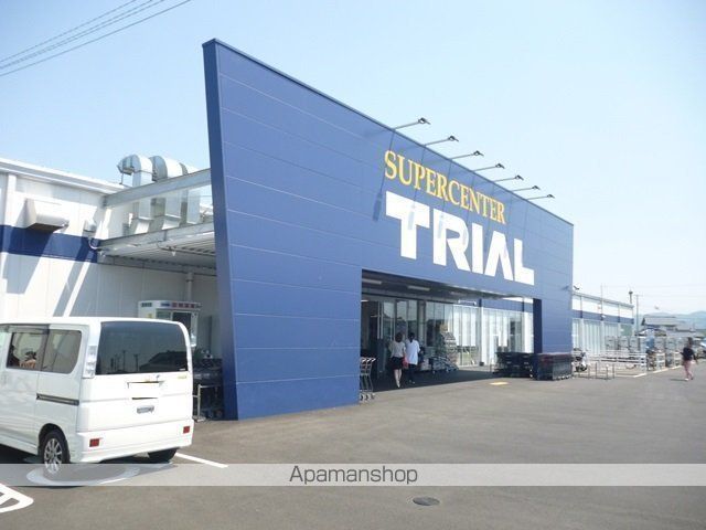 スーパー　トライアル出雲白枝店（スーパー）まで589m