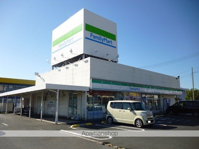 コンビニ　ファミリーマート浜山通り店（コンビニ）まで379m