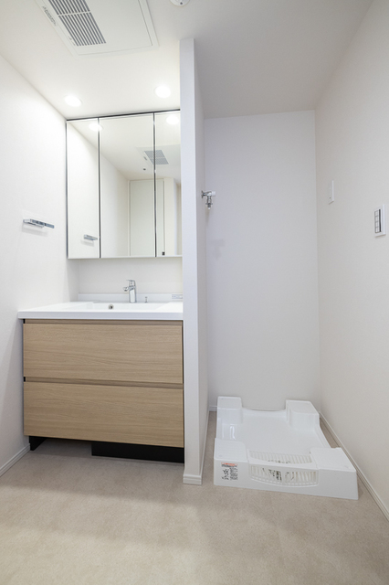 洗面設備　※写真は同タイプ住戸です。
