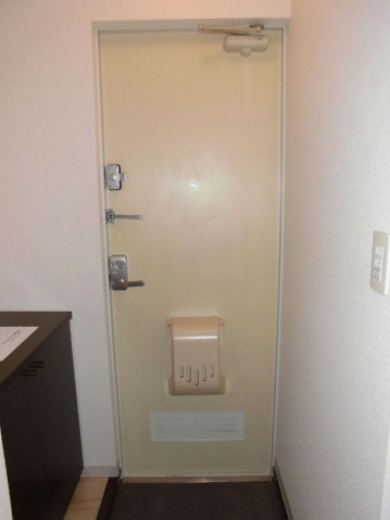 ハイツルミBの玄関写真