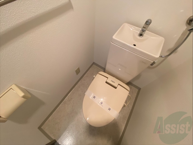 トイレ　こちらはトイレです。清潔感があり、安心して使用できます。