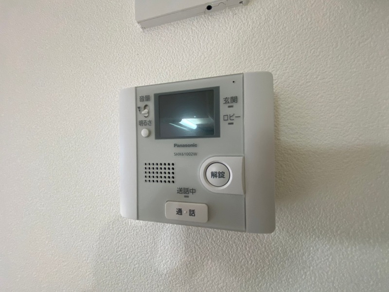 セキュリティ　ＴＶモニター付インターホンです。来客者の顔が見えるので安心！