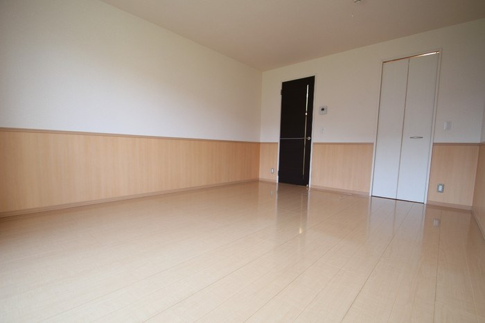 居室・リビング　10帖のフローリングのお部屋です☆