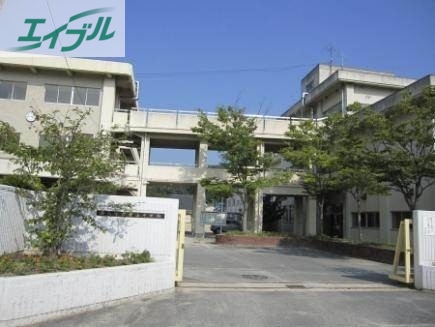 中学校　岡山市立操山中学校（中学校）まで985m