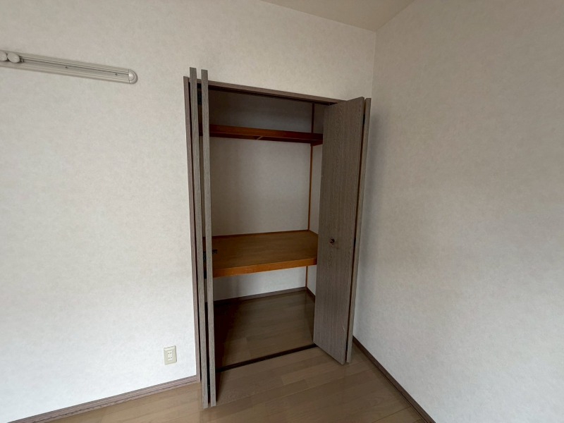 収納　寝室の収納です。部屋がすっきり片付きます。