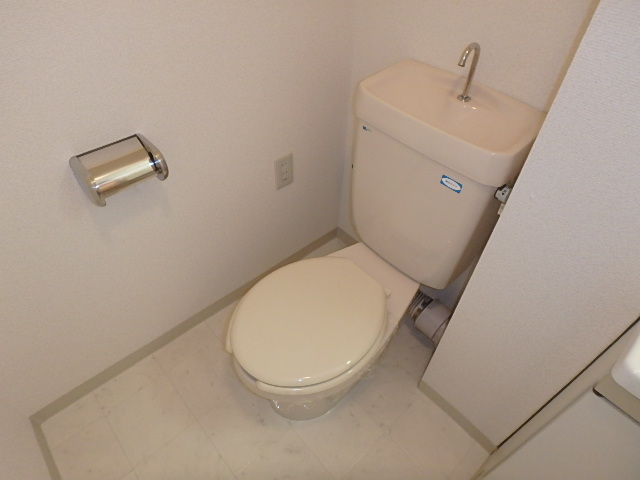 トイレ　清潔感のあるトイレです。