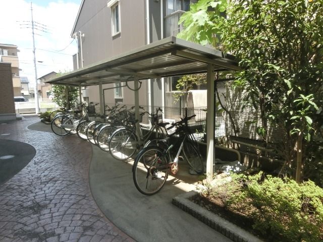 その他共有部分　敷地内駐車場もございます