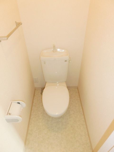 トイレ　シンプルなトイレです