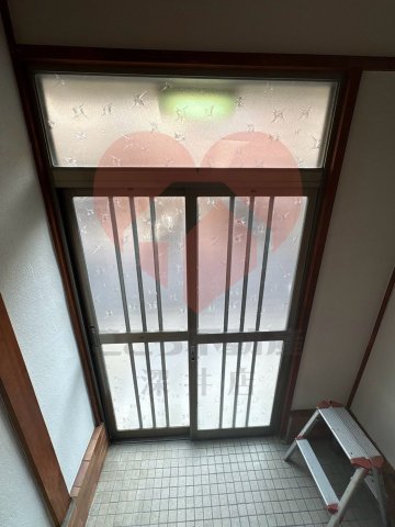 堺市西区上戸建の玄関写真