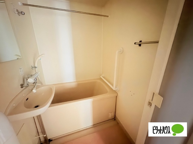 バス・シャワールーム　※写真は別のお部屋です。
