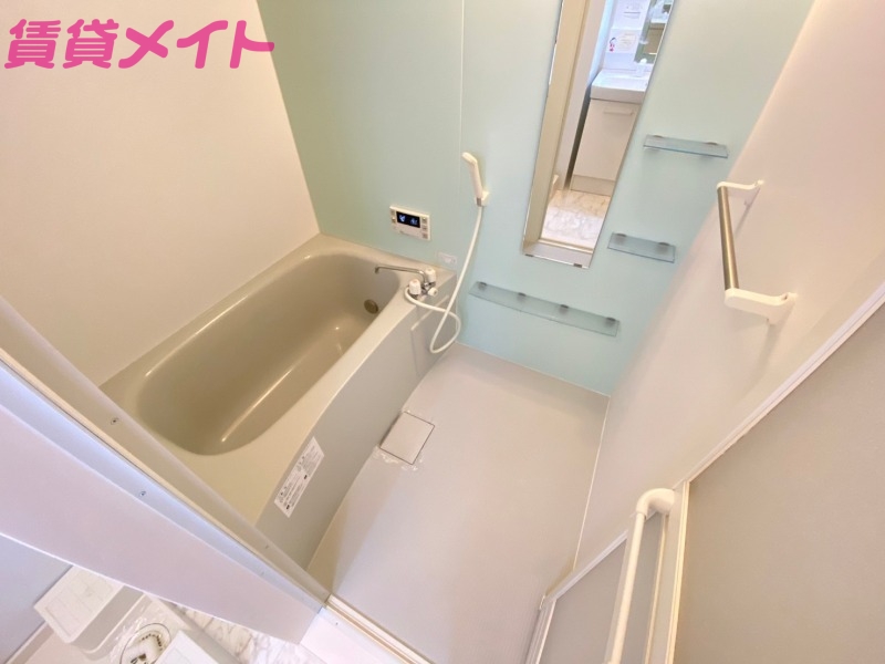 バス・シャワールーム　同型参考写真