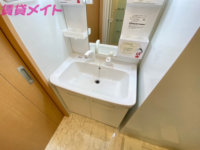 洗面設備　同型参考写真